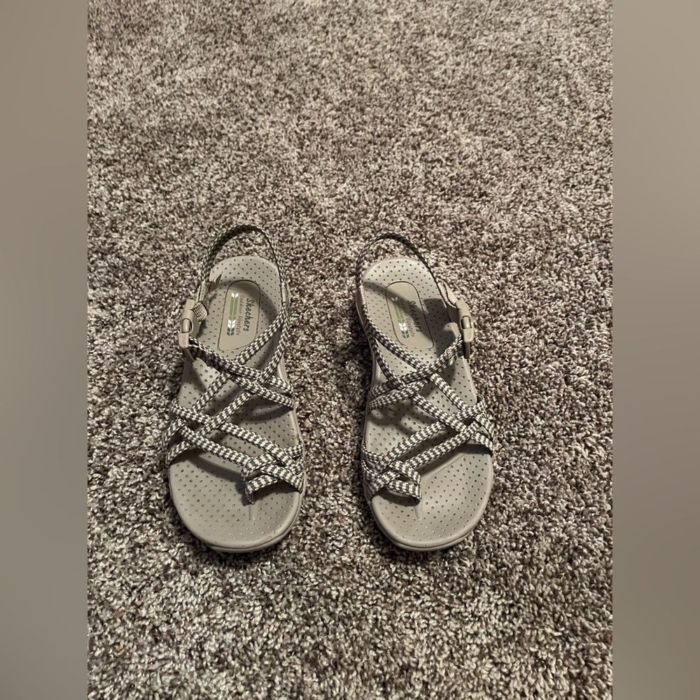 EUC ladies Skecher sandals